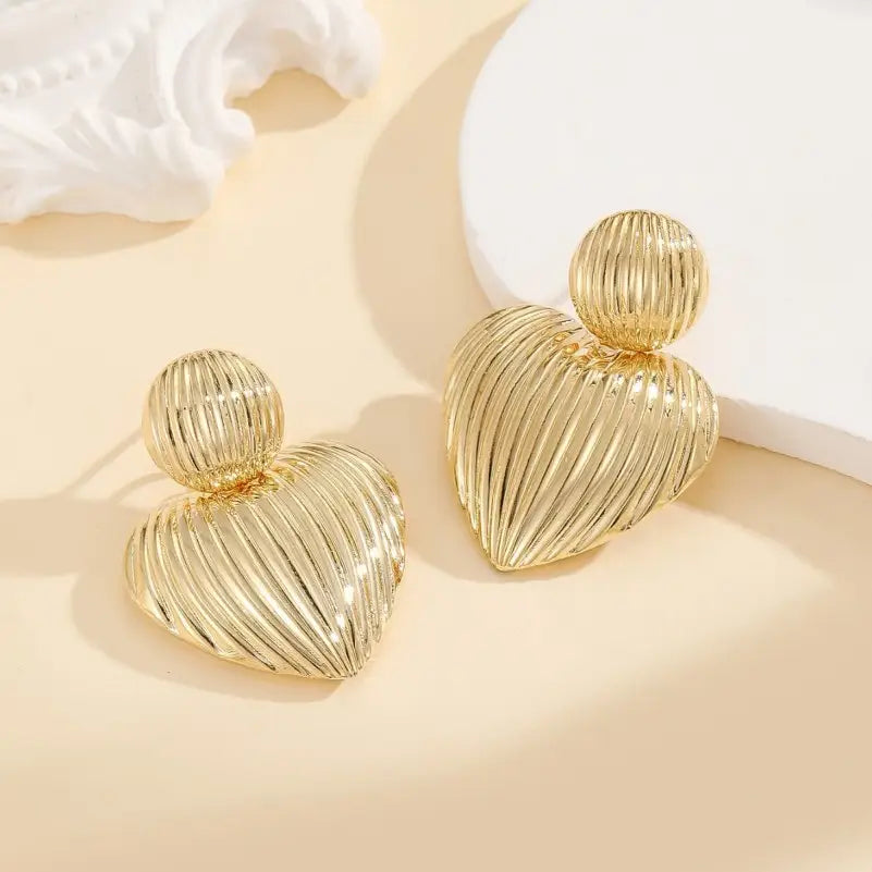Dangling Ribbed Heart Earrings - X2511